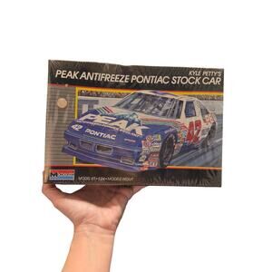 Monogram Kyle Petty #42 Peak Antifreeze Pontiac 1:24 Model Kit NIB Sealed